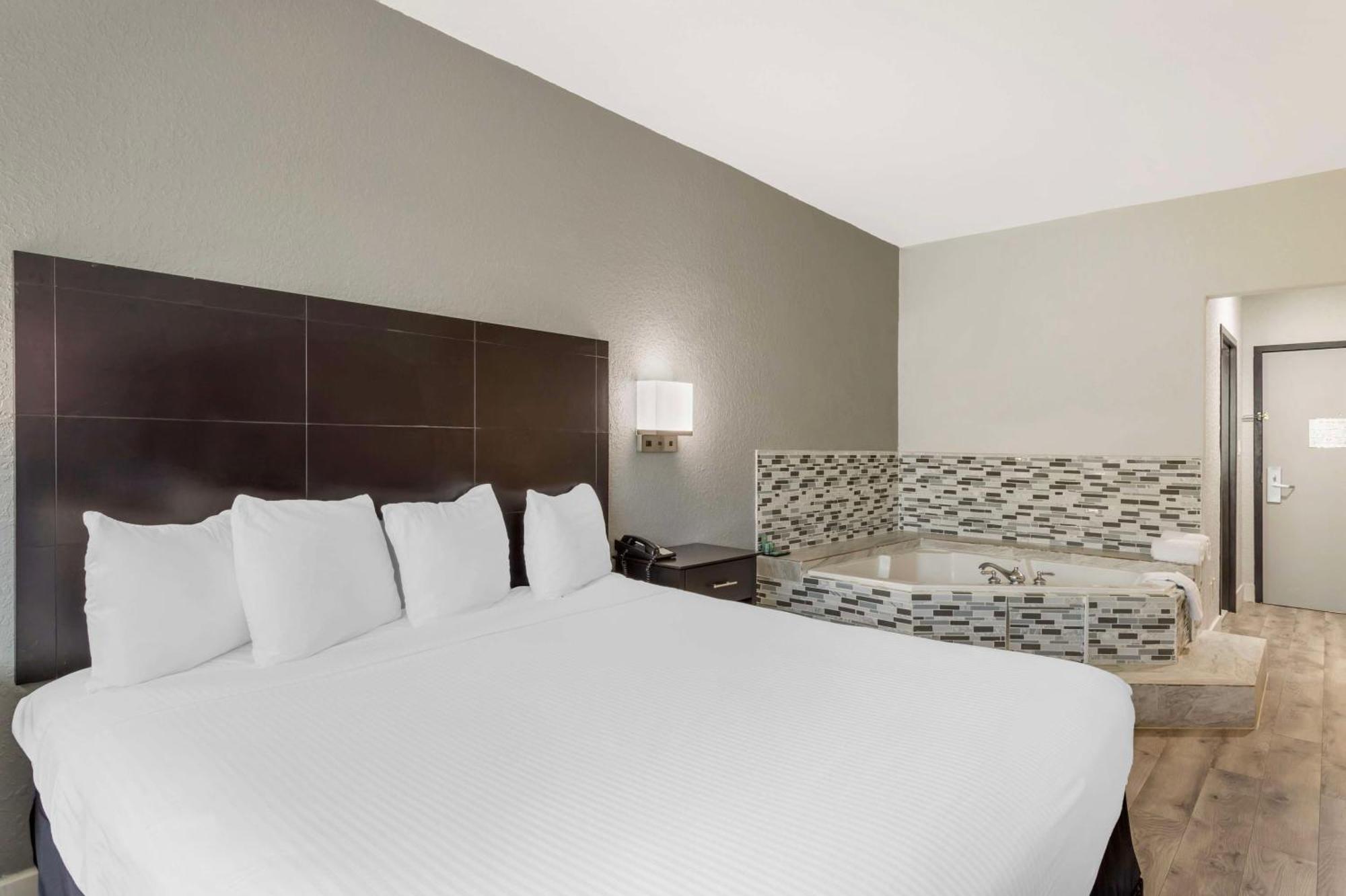 Surestay Plus By Best Western Texas City I-45 Экстерьер фото
