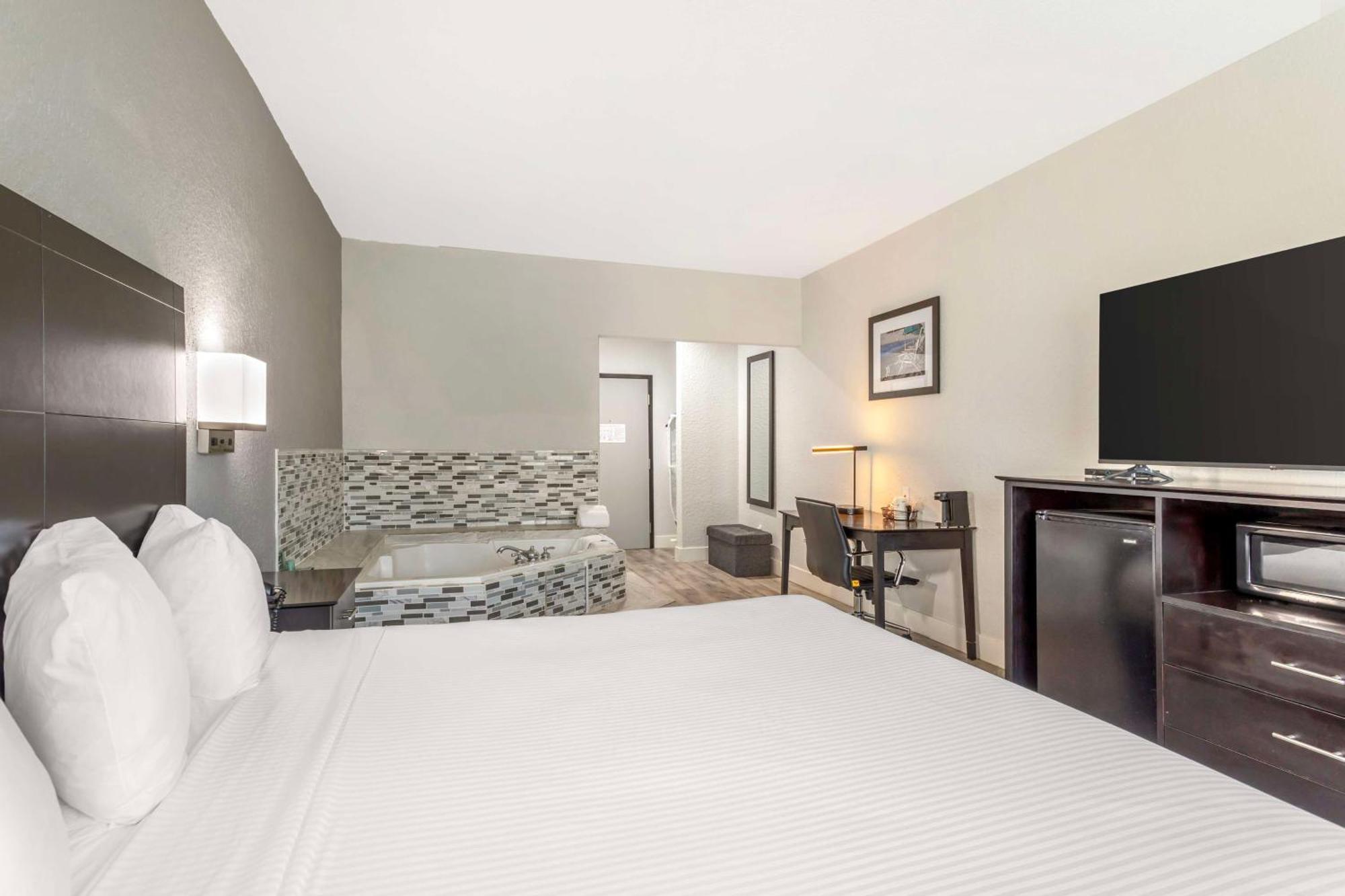 Surestay Plus By Best Western Texas City I-45 Экстерьер фото