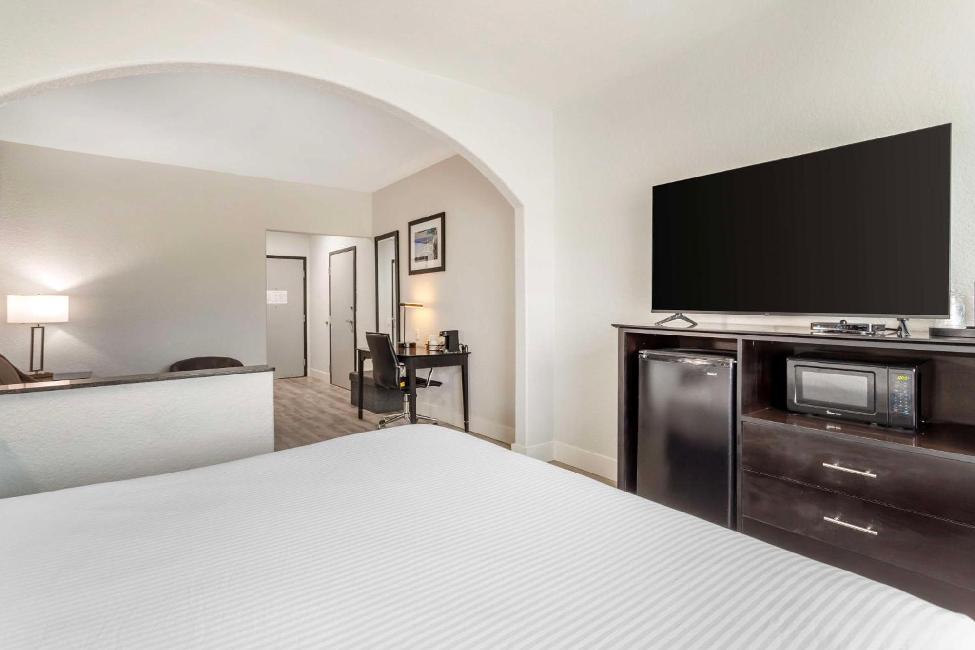 Surestay Plus By Best Western Texas City I-45 Экстерьер фото
