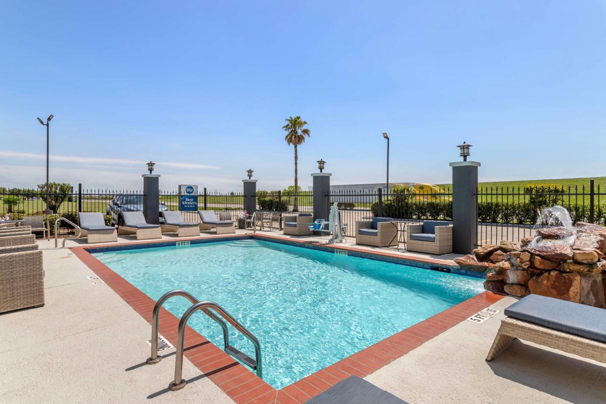 Surestay Plus By Best Western Texas City I-45 Экстерьер фото