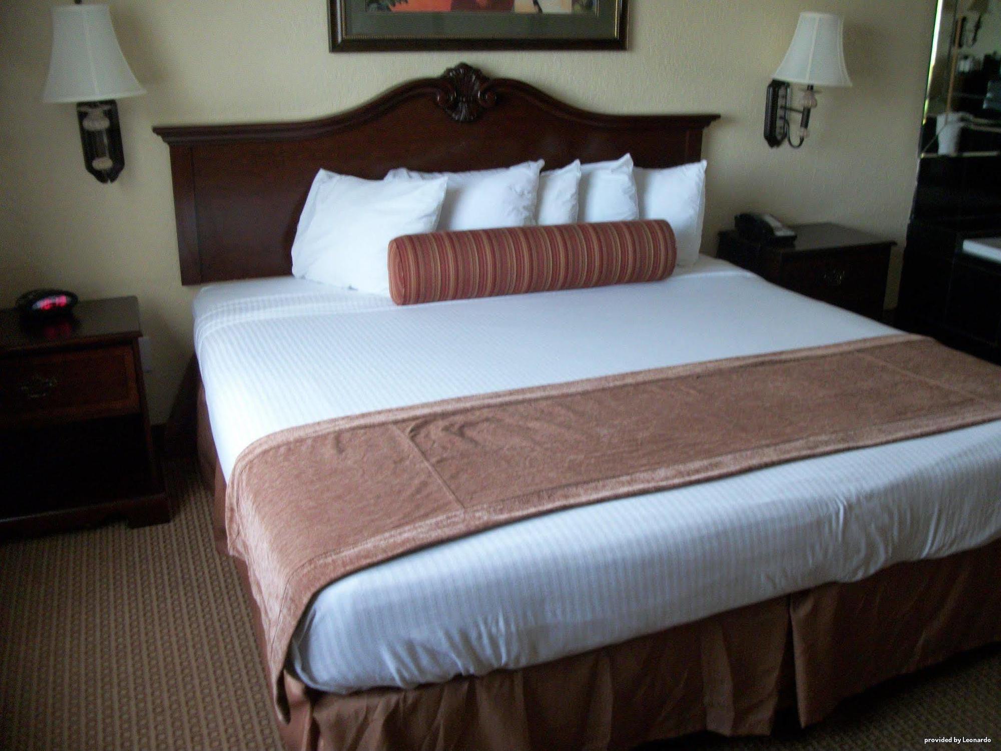 Surestay Plus By Best Western Texas City I-45 Номер фото